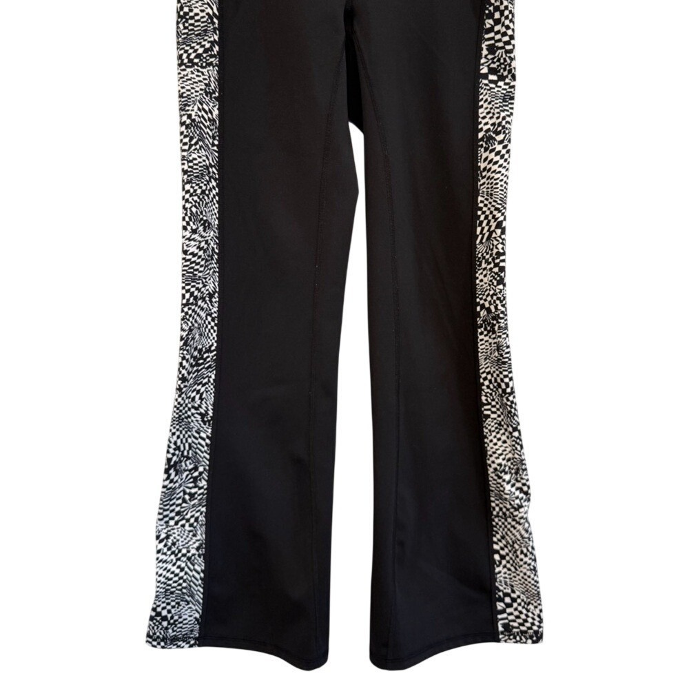Free People Movement Checkmate Flare Leggings Black White Stripe Pants Sz XS - Picture 13 of 16
